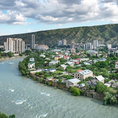 Royal Tulip Hotel & Casino, Tbilisi Bagian luar foto The Rioni River in Vladikavkaz