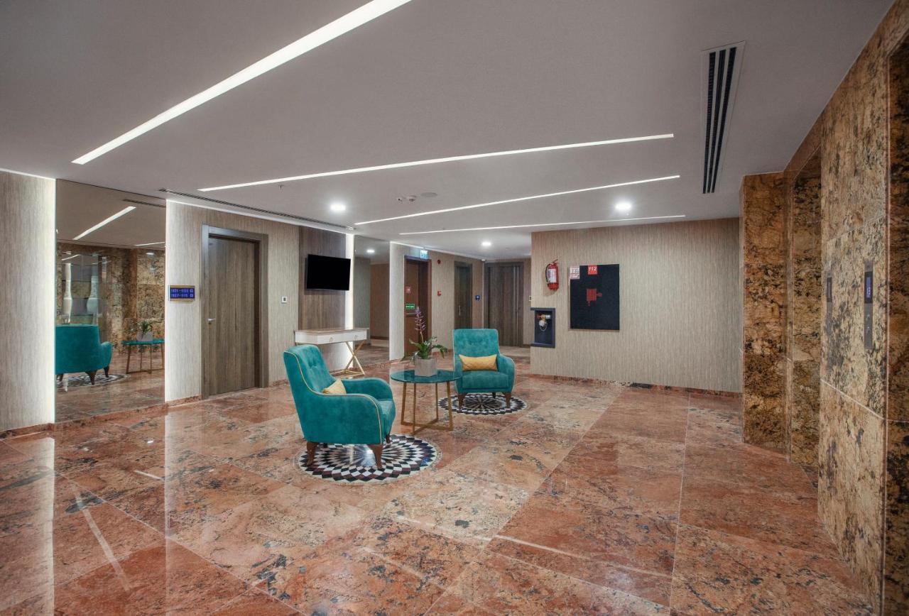 Royal Tulip Hotel & Casino, Tbilisi Bagian luar foto Lobby