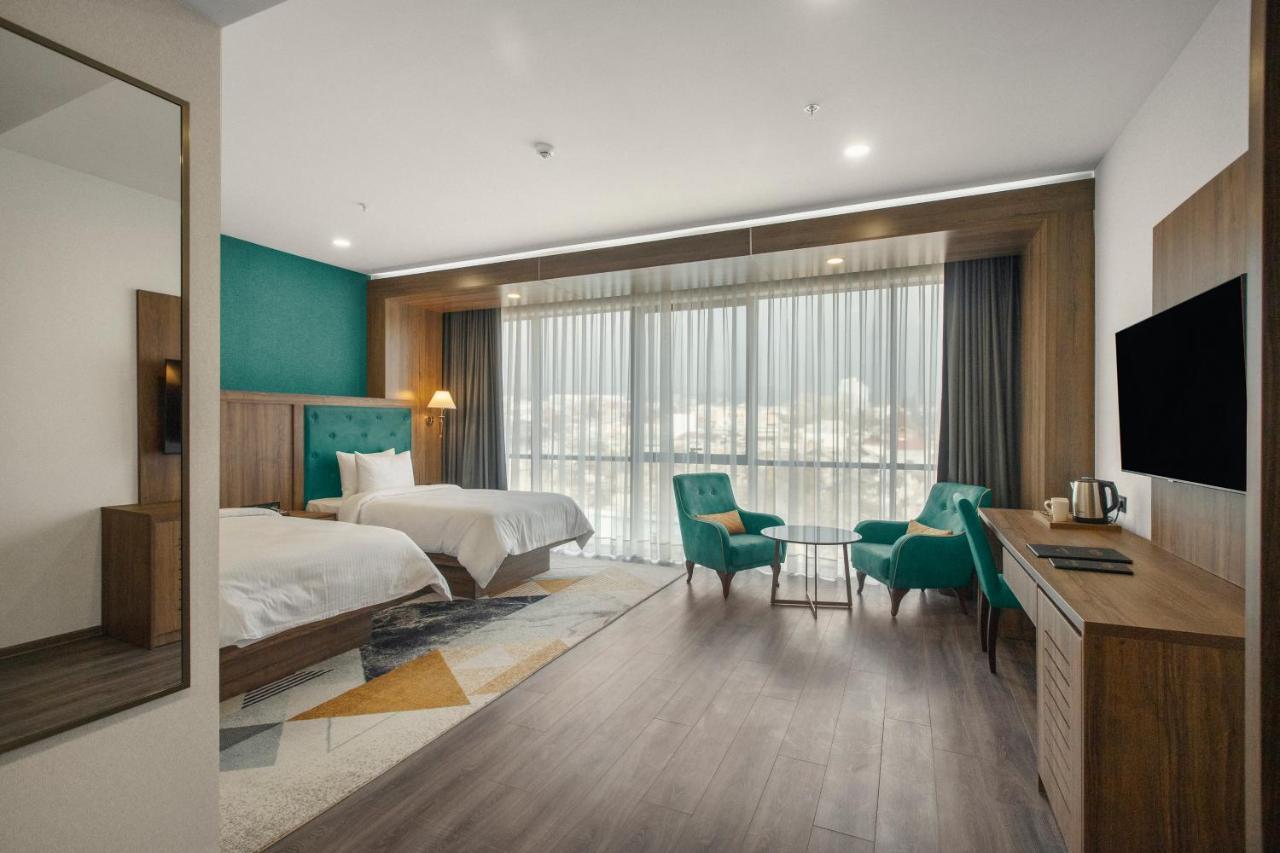 Royal Tulip Hotel & Casino, Tbilisi Bagian luar foto